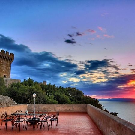 Castello Di Populonia Villa A Mare Exterior photo