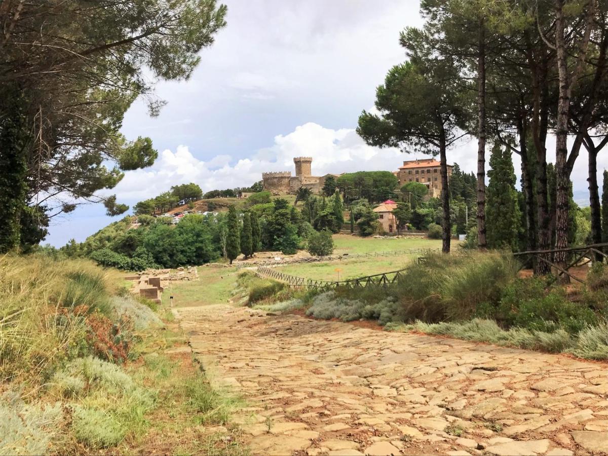 Castello Di Populonia Villa A Mare Exterior photo
