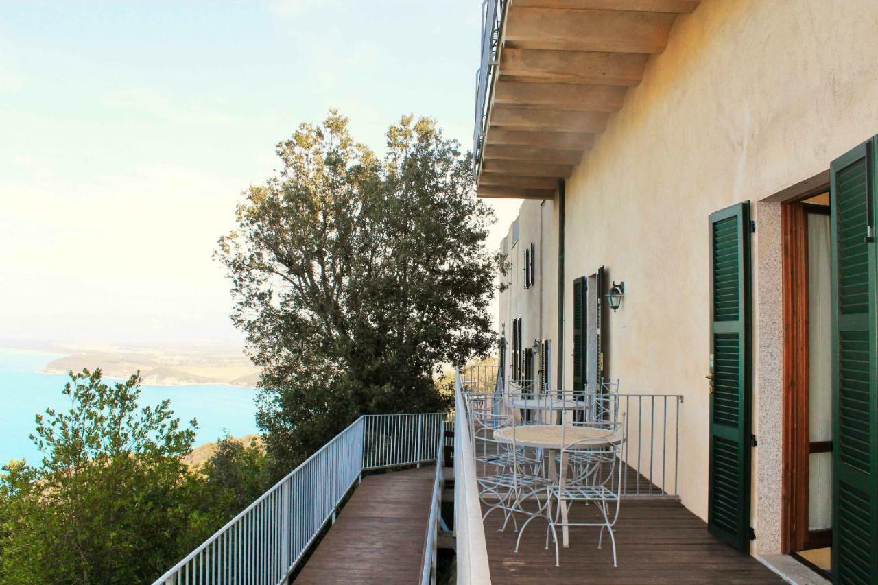Castello Di Populonia Villa A Mare Exterior photo
