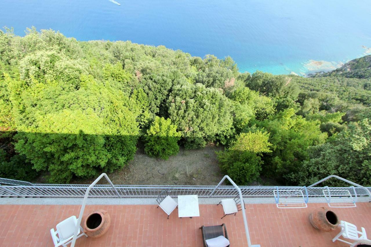 Castello Di Populonia Villa A Mare Exterior photo